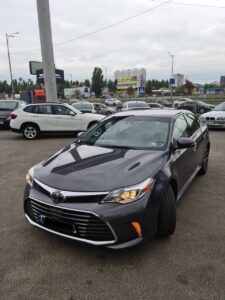 Такси Львов Toyota Avalon